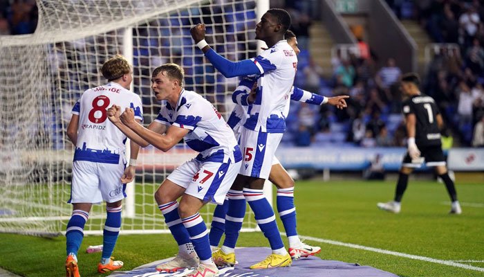 Sức mạnh và phong độ Cheltenham vs Reading