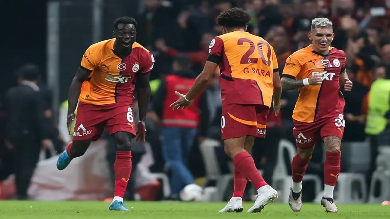 Phong độ và sức mạnh Galatasaray vs AZ Alkmaar